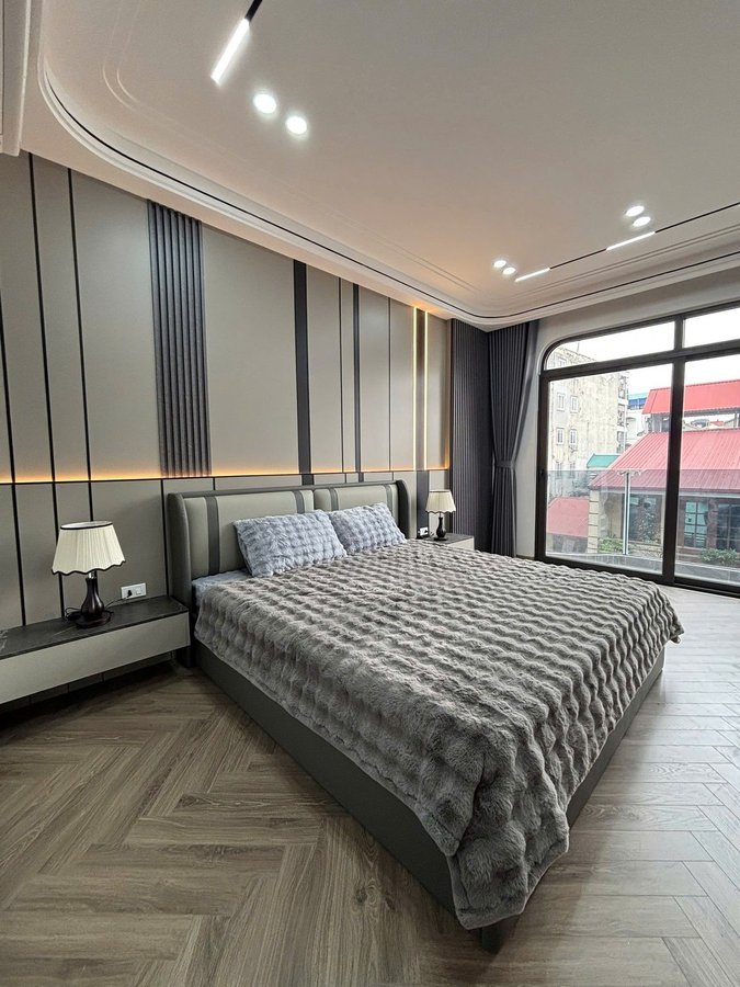 Bán Nhà Nguyễn Văn Cừ. Long Biên. 8 Tầng Thang Máy. Ô Tô. DT 47m2. MT 4.1m. Giá 19.4 Tỷ. 15999445