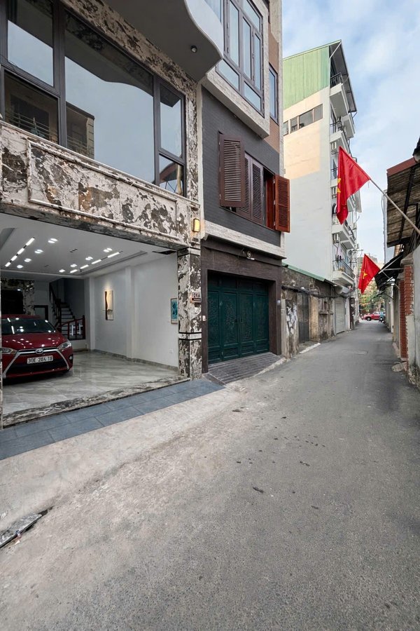 Bán Nhà Nguyễn Văn Cừ. Long Biên. 8 Tầng Thang Máy. Ô Tô. DT 47m2. MT 4.1m. Giá 19.4 Tỷ. 15999445