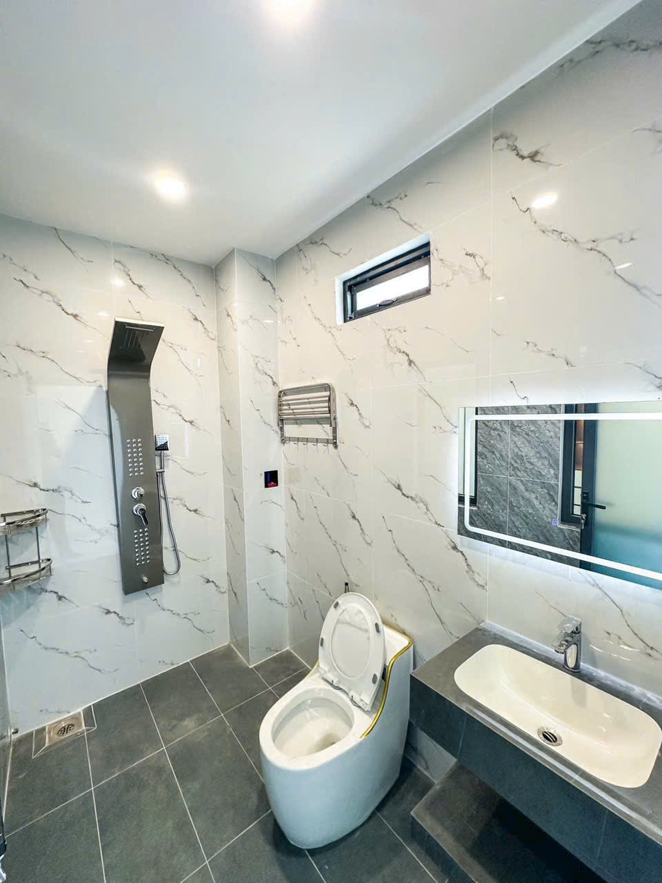🎉🎉 BÁN NHÀ 1 TRỆT 3 LẦU 90m2 KDC P. HOÁ AN chỉ 5 tỉ 15999561