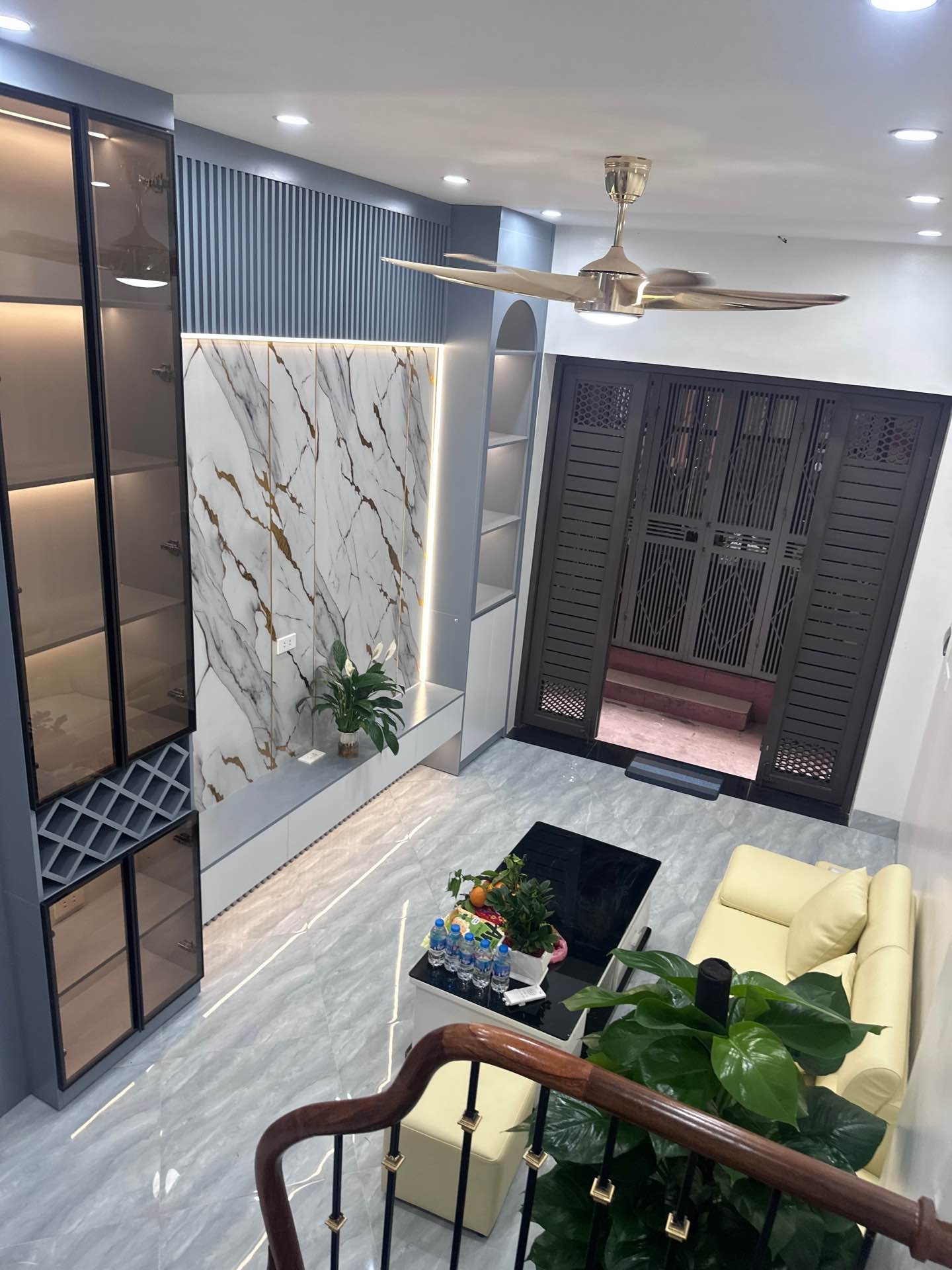 Bán  nhà Hồ Ba Mẫu, quận Đống Đa 6x tỷ ,28m, ngõ gần ô tô , vị trí đẹp, full nội thất. 15999572