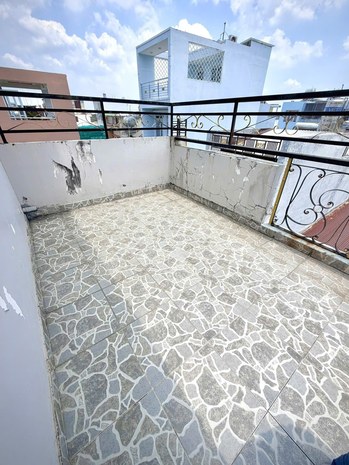 LÊ VĂN QUỚI HIẾM CÓ NHÀ 40M2 4 TẦNG 4PN 3WC SÂN THƯỢNG SHR NHỈNH 4 TỶ 15999617