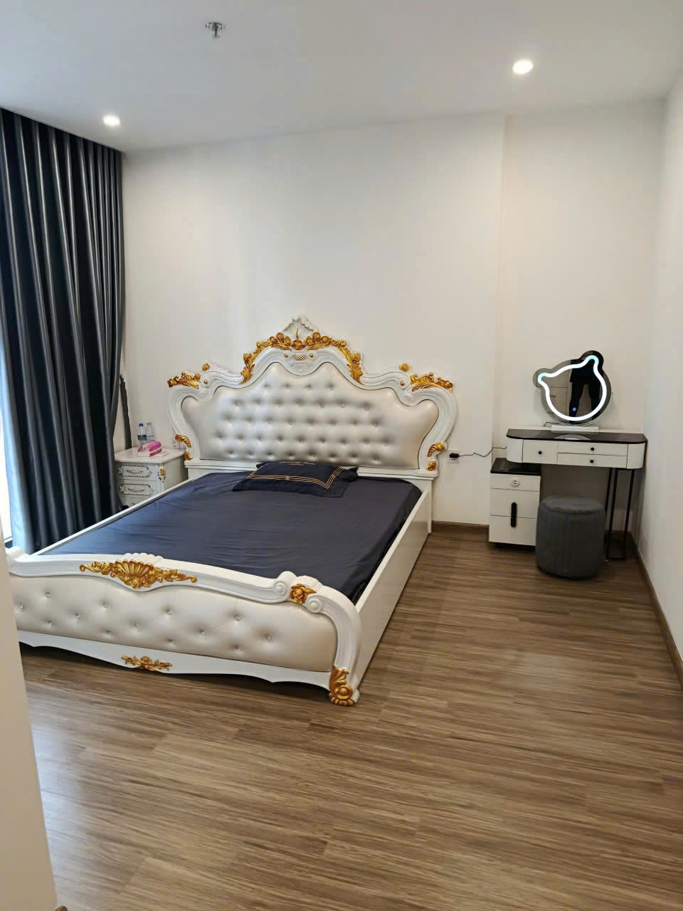 Chính chủ cho thuê căn hộ 2 ngủ,2 wc,đủ nội thất tại Vinhomesmart Tây Mỗ 15999742