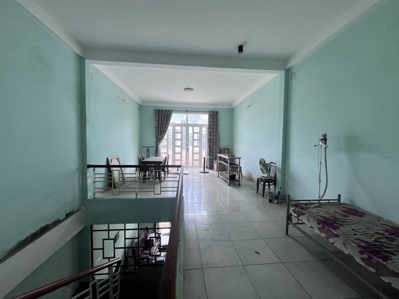 ♥ MT Phạm Văn Nghị gần Chợ Tân Lập, 165m2, ngang 11m, 3 tầng cứng 15999765