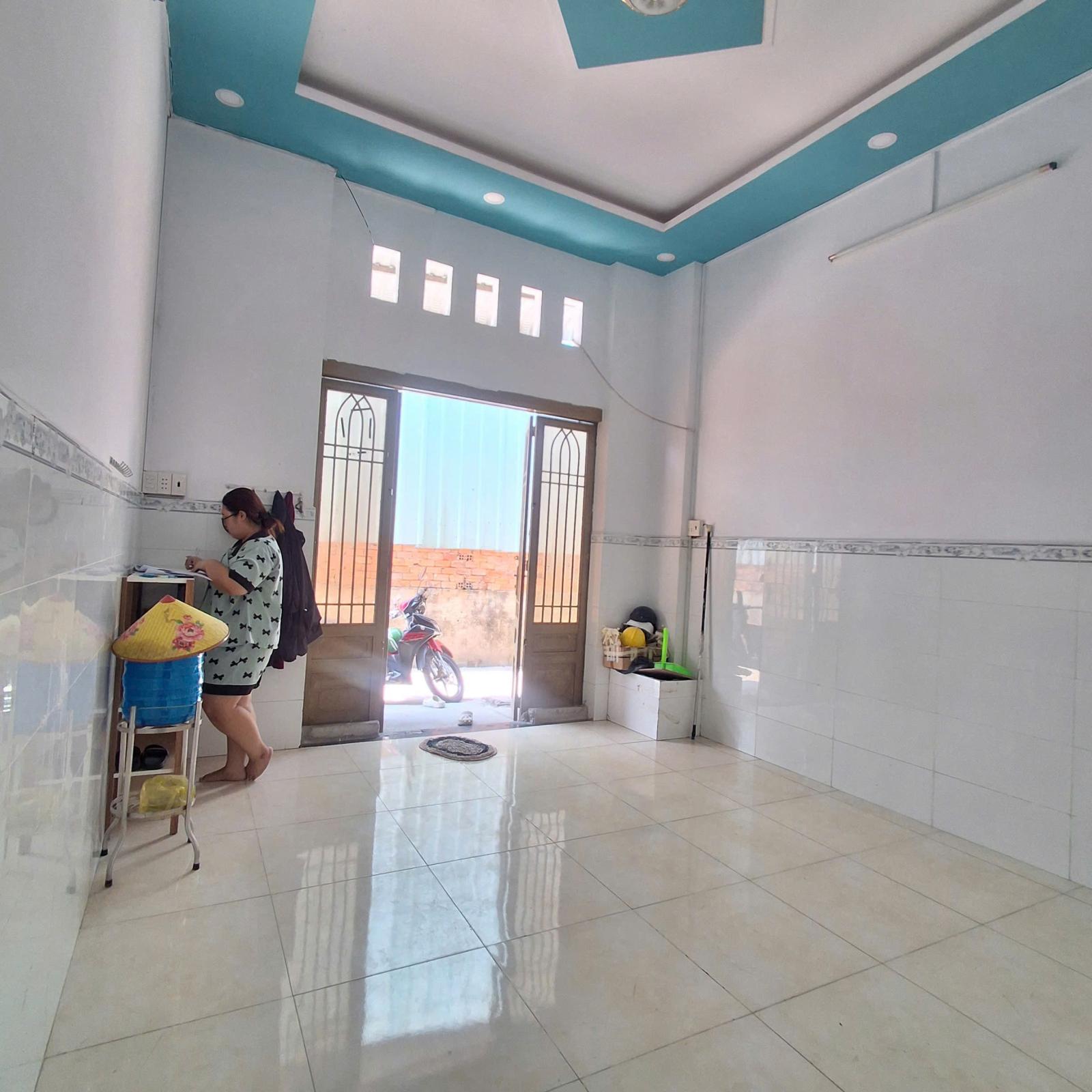 Nhà 1 lầu 4mx14m 3PN kế bên công viên phần mềm quang trung q12  15999766