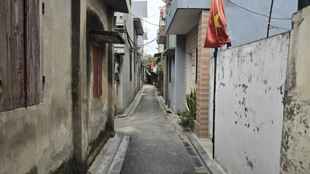 Bán gấp nhà 84m2. Mặt tiền 5,6m tại Tổ 24 Thị trấn Đông Anh. Giá 11 tỷ, ôtô Morning qua nhà 15999838