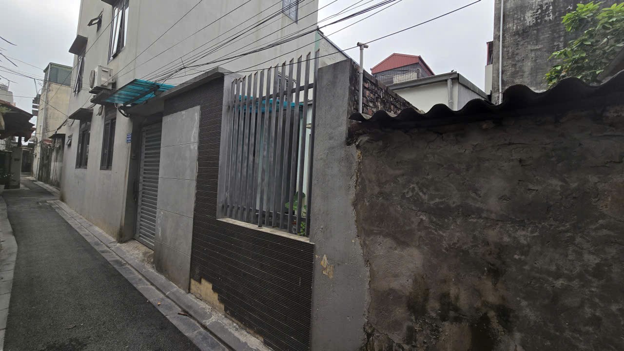 Bán gấp nhà 84m2. Mặt tiền 5,6m tại Tổ 24 Thị trấn Đông Anh. Giá 11 tỷ, ôtô Morning qua nhà 15999838