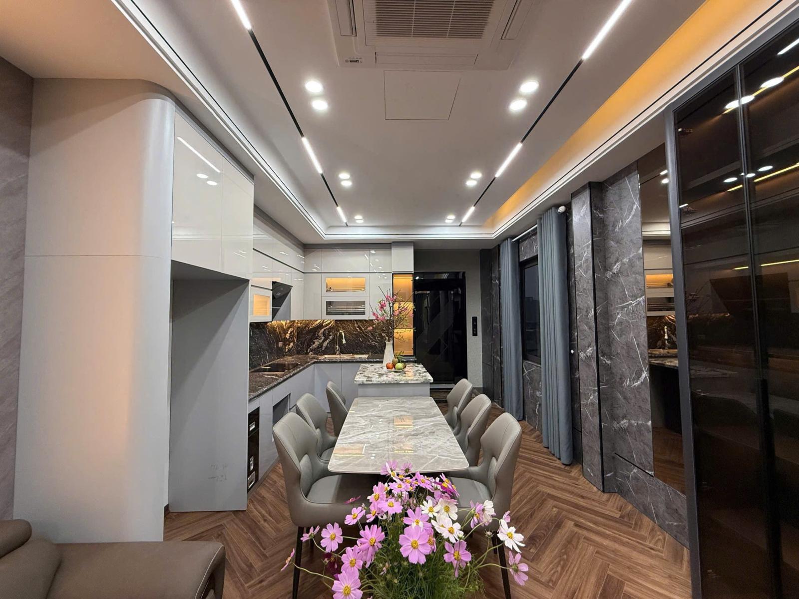 BÁN SIÊU PHẨM 8 TẦNG -THANG MÁY- GA RA Phố Đàm Quang Trung 65m2 X16.5 tỷ Long Biên. 15999890