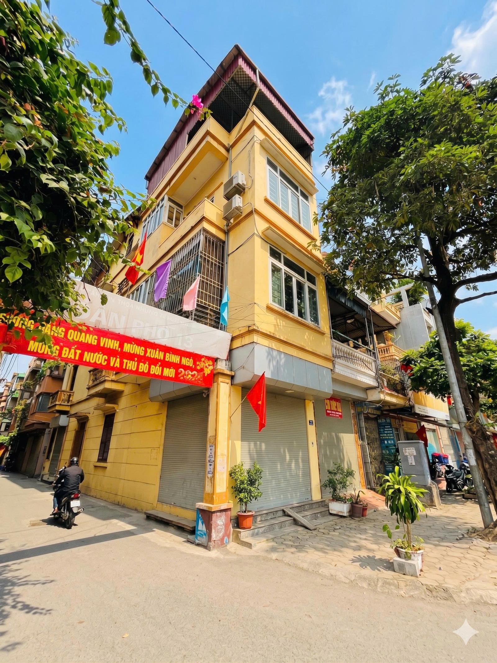 Cho thuê nhà căn góc 82 ngô quyền hà đông, 35m nhà 3 tầng, kinh doanh tốt 15999902