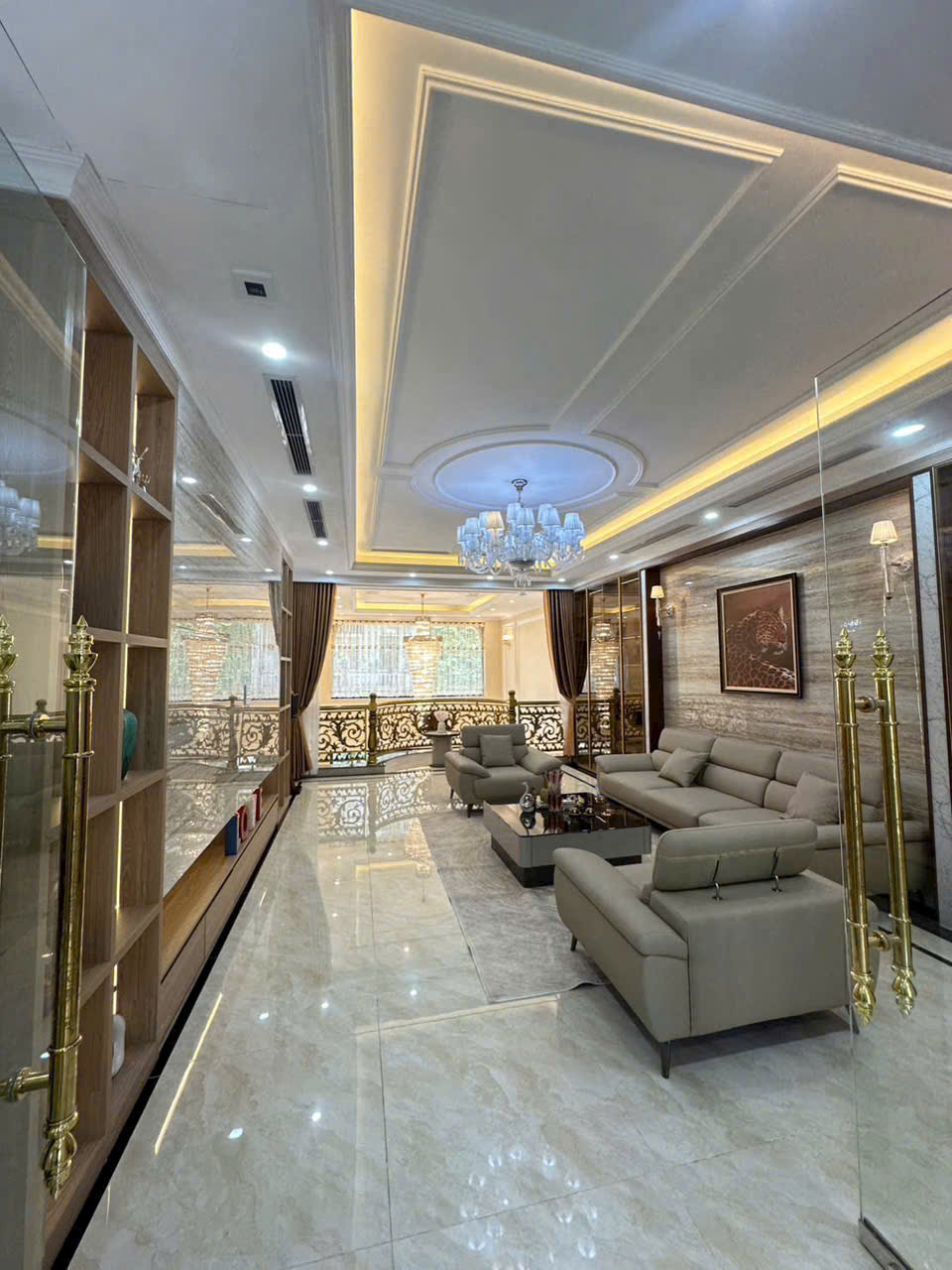 NHÀ ĐẸP Ở NGAY TẠI KHU PHÂN LÔ QUÂN ĐỘI 918- PHÚC ĐỒNG- LONG BIÊN 8 Tầng- 86m2 X 26 TỶ. 15999898