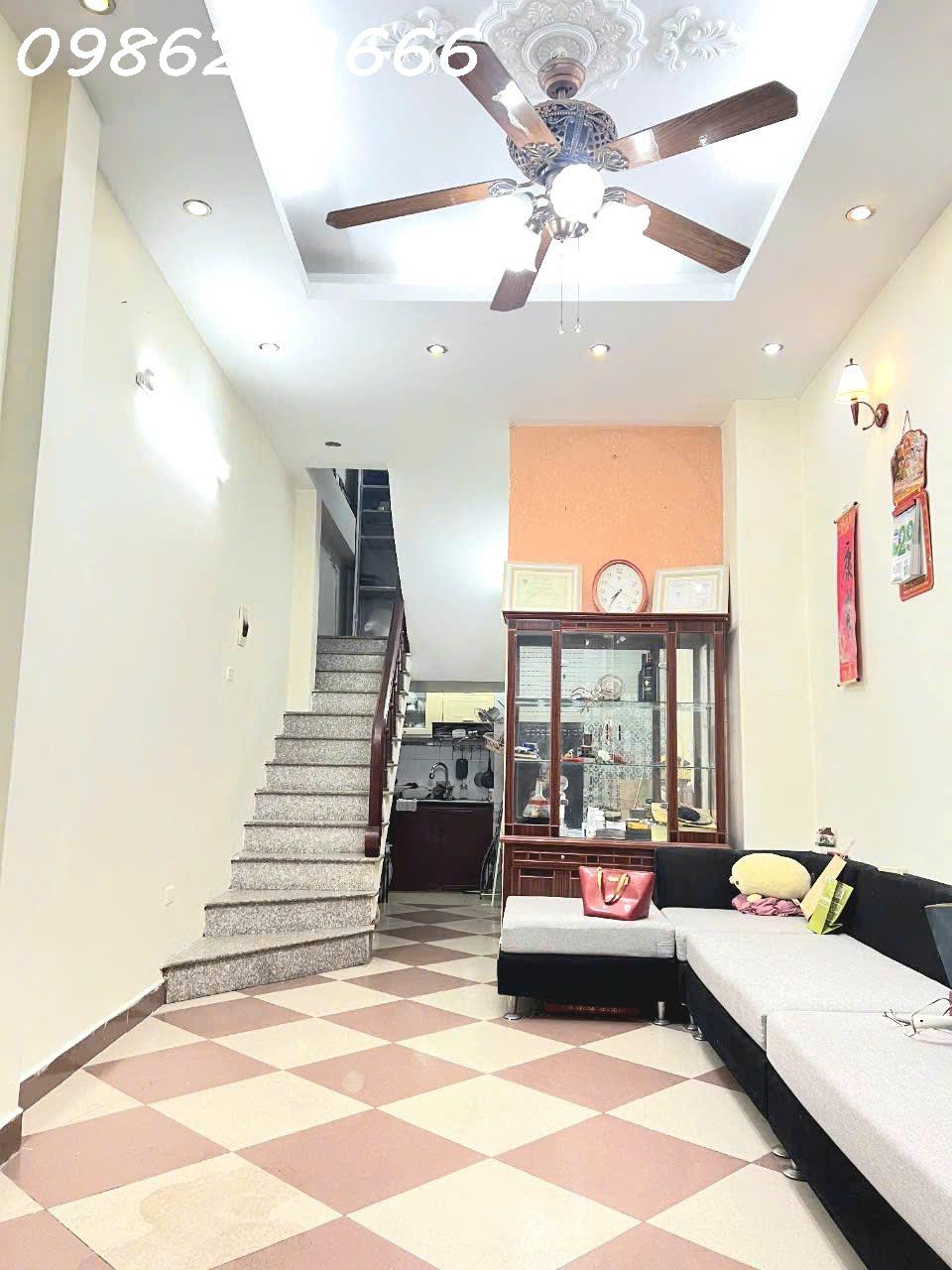 CHO THUÊ NHÀ ĐẸP MẶT TIỀN RỘNG GIÁ 13,5 TRIỆU/THÁNG 15999917