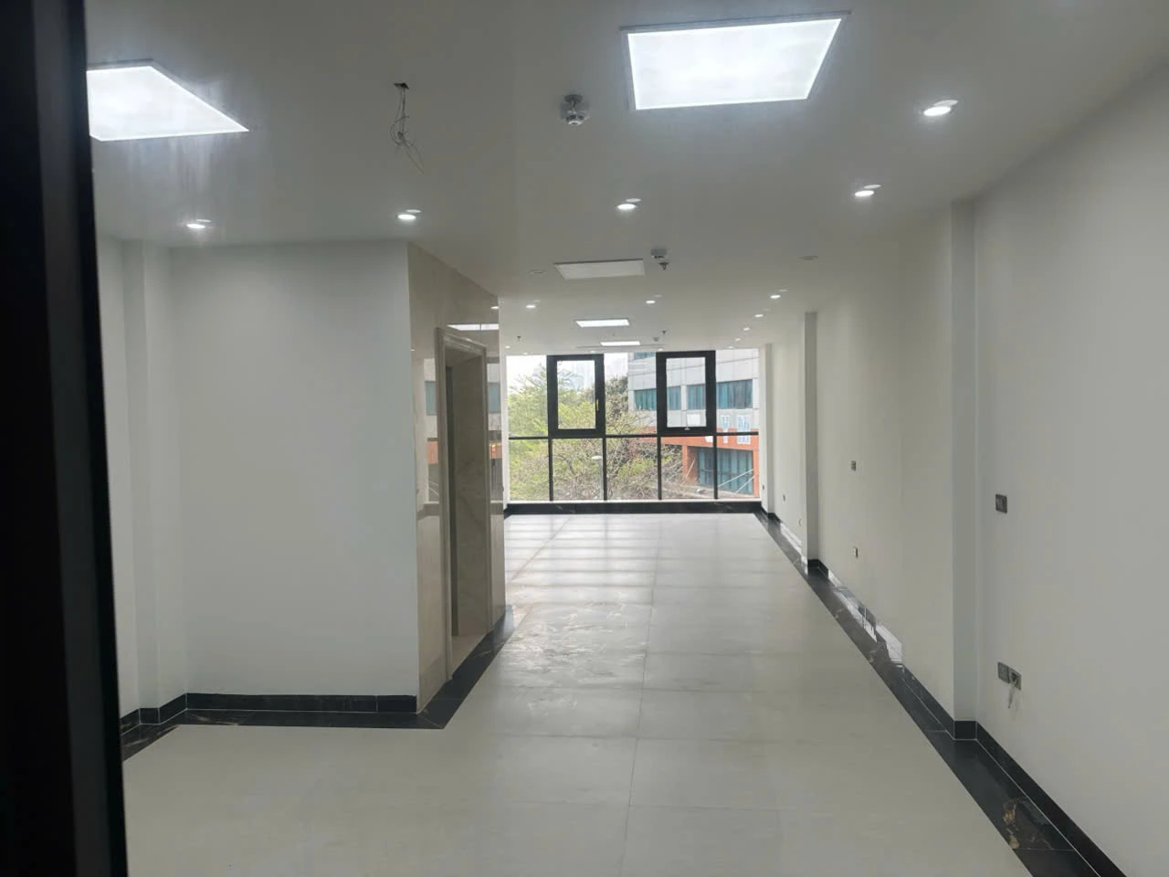 Cho thuê tầng 1-2-3-4   tòa building số 64 ngõ 34 Hoàng Cầu, quận Đống Đa, Hà Nội 15999973