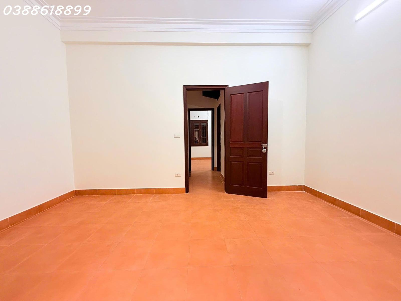 🏡 PHÂN LÔ TRẦN QUỐC HOÀN - CẦU GIẤY - Ô TÔ TRÁNH DỪNG ĐỖ - HAI MẶT THOÁNG - DÂN TRÍ CAO - Ở CỰC 16000000