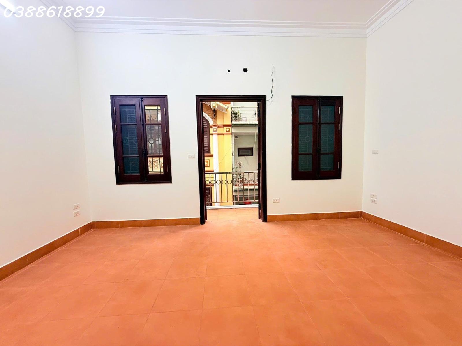 🏡 PHÂN LÔ TRẦN QUỐC HOÀN - CẦU GIẤY - Ô TÔ TRÁNH DỪNG ĐỖ - HAI MẶT THOÁNG - DÂN TRÍ CAO - Ở CỰC 16000000