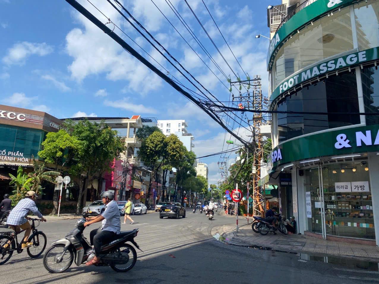 CHO THUÊ NHÀ MẶT TIỀN NGUYỄN THỊ MINH KHAI – TRUNG TÂM NHA TRANG - 50trieeu/th 16000009