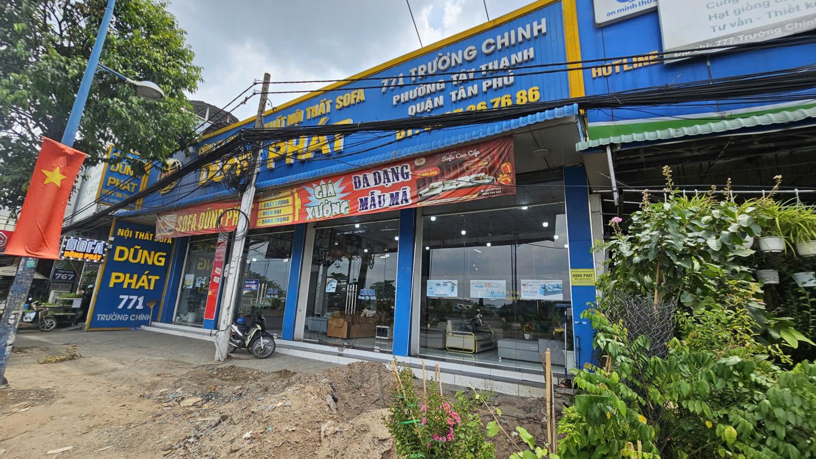 Đất khủng ~700m2 Mặt tiền Trường Chinh đang làm showroom giá 150 tỷ - Tây Thạnh _ Tân Phú 16000058