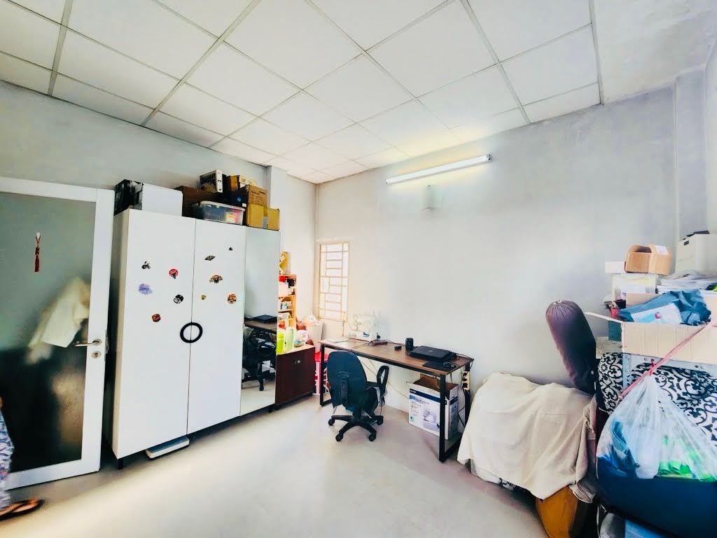 Bán nhà Gò Vấp, hẻm xe hơi Quang Trung, gần chợ Hạnh Thông Tây,64M2, nở hậu, 5.5 tỷ TL
 16000062