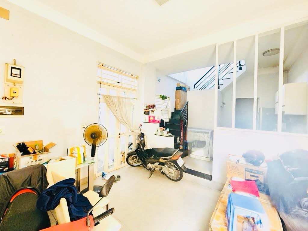 Bán nhà Gò Vấp, hẻm xe hơi Quang Trung, gần chợ Hạnh Thông Tây,64M2, nở hậu, 5.5 tỷ TL
 16000062