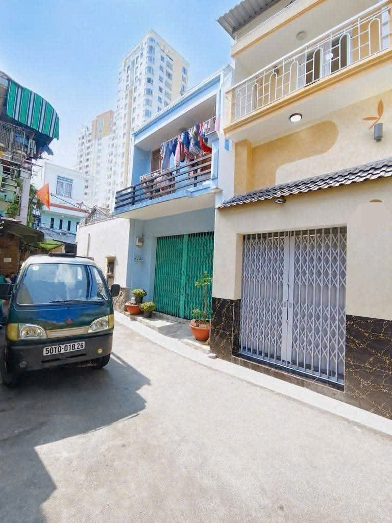 Tân Phú - 3 T.y Nhỉnh - Hẻm 1/ - Hẻm 4M - Lô Góc - KO LG - Full Nội Thất - Gần Chợ,Trường Học - 16000071