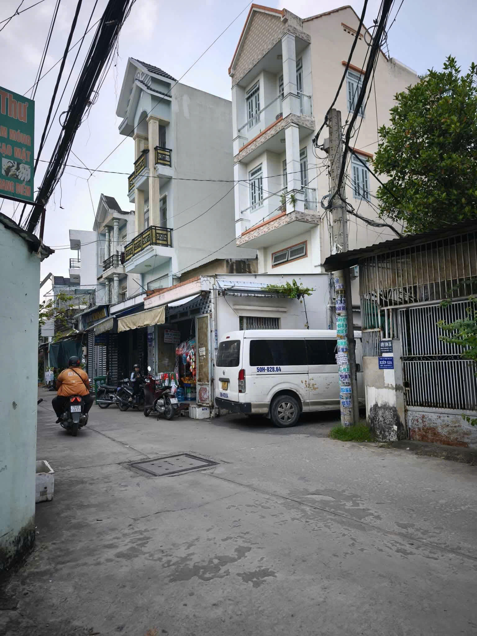 NHÀ ĐẸP HUỲNH THỊ HAI – HẺM 6M XE HƠI – GIÁ CHỈ 4,5 TỶ TL MẠNH 16000096