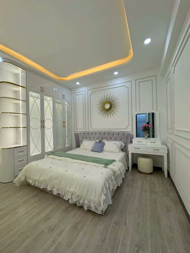 BIỆT THỰ PHẠM HỮU LẦU - CẠNH PHÚ MỸ HƯNG - NGANG KHỦNG 8M 16000100
