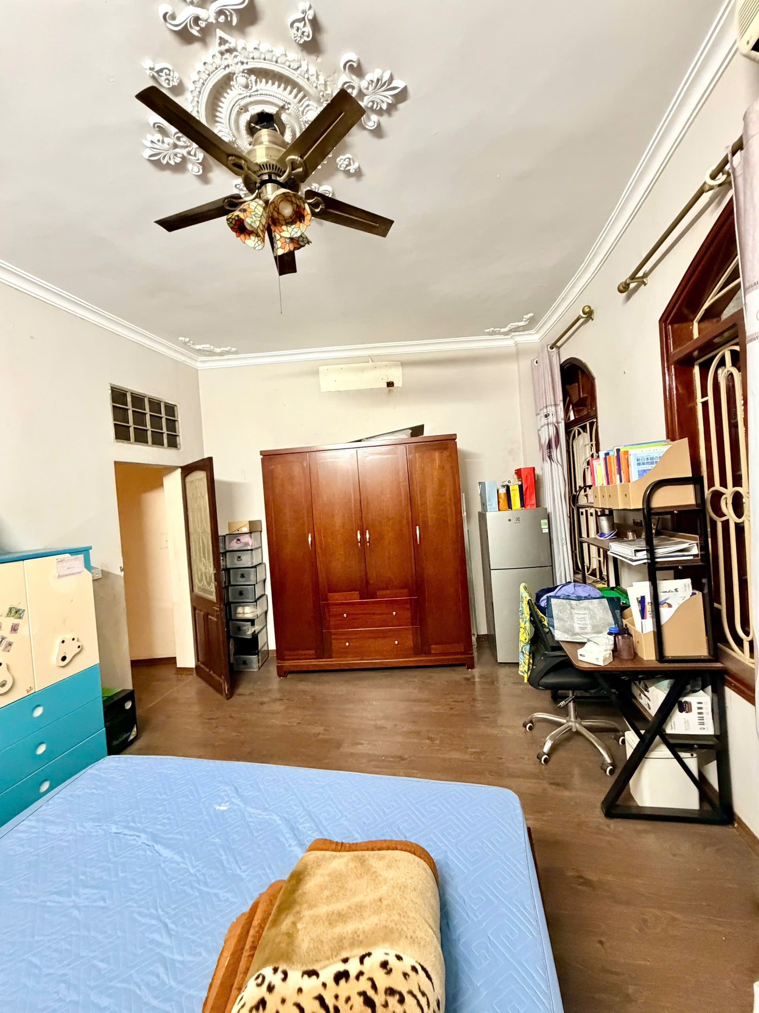 Bán nhà Nguyễn Đình Chiểu, 70m2, 4 tầng, mặt tiền 5.3m, 42 tỷ, ở sướng, kinh doanh đỉnh 16000115
