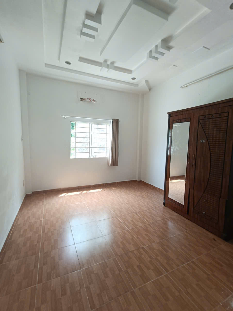 TÌM ĐÂU RA NHÀ 3 TẦNG ĐẸP - SÁT PHẠM VĂN ĐỒNG - CHỈ 8.6 TỶ 16000133