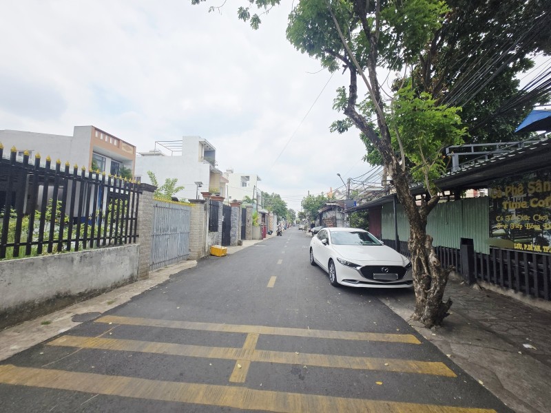 Bán nhà 3 Tầng có sân thượng 147m2,Ngang 6M,đường 3 ô tô,gần Vincom Dĩ An 16000134