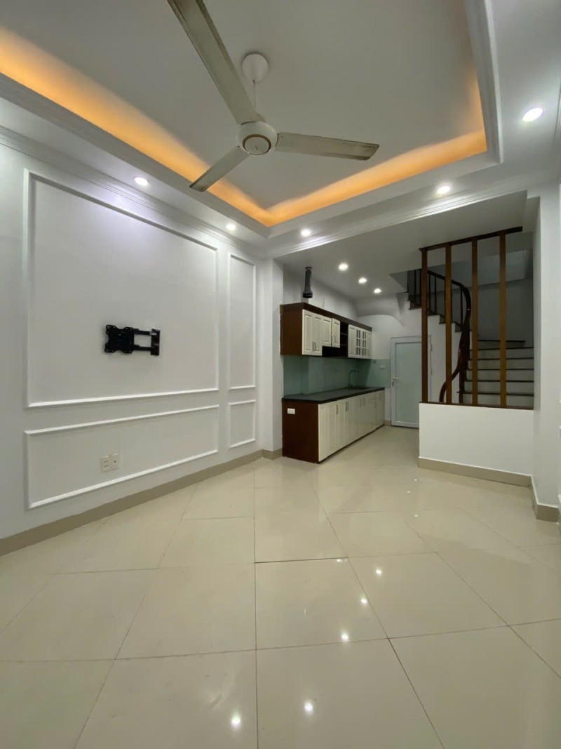 BÁT KHỐI – 5 TẦNG – 34M² – GIÁ 6.5 TỶ – Ở NGAY 16000136