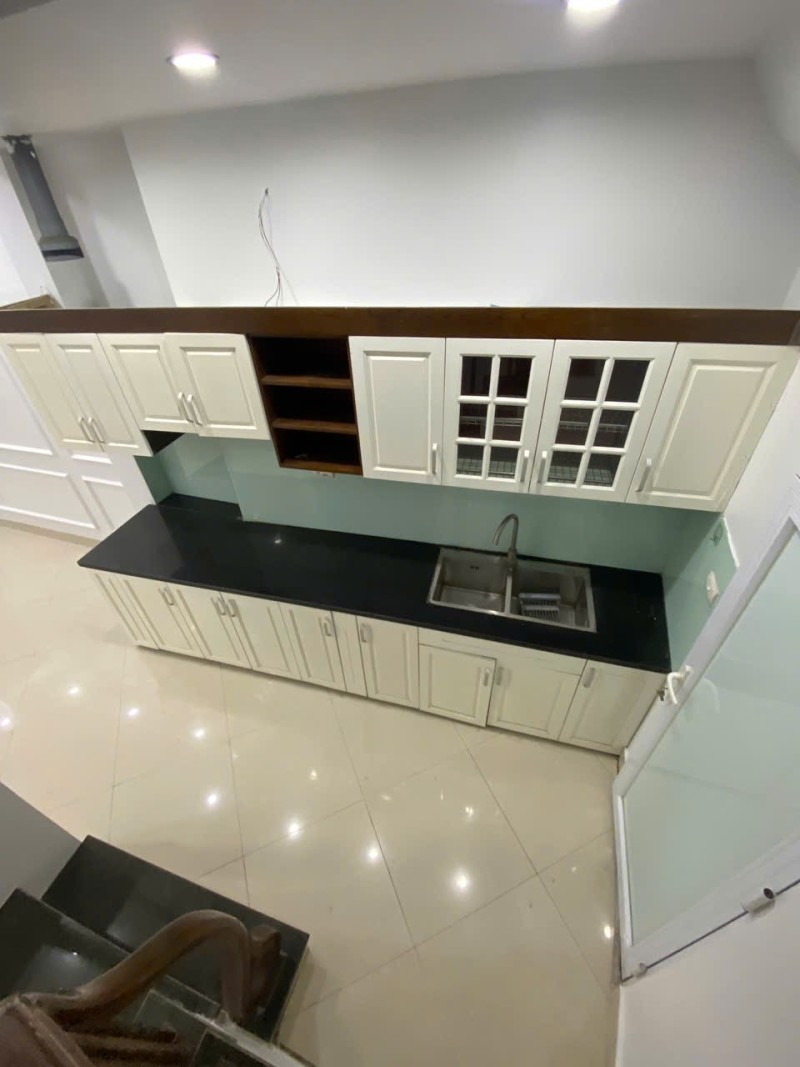 BÁT KHỐI – 5 TẦNG – 34M² – GIÁ 6.5 TỶ – Ở NGAY 16000136