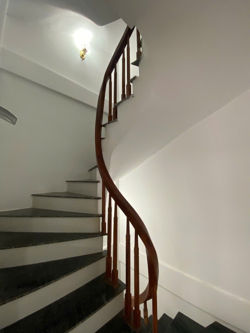 BÁT KHỐI – 5 TẦNG – 34M² – GIÁ 6.5 TỶ – Ở NGAY 16000136