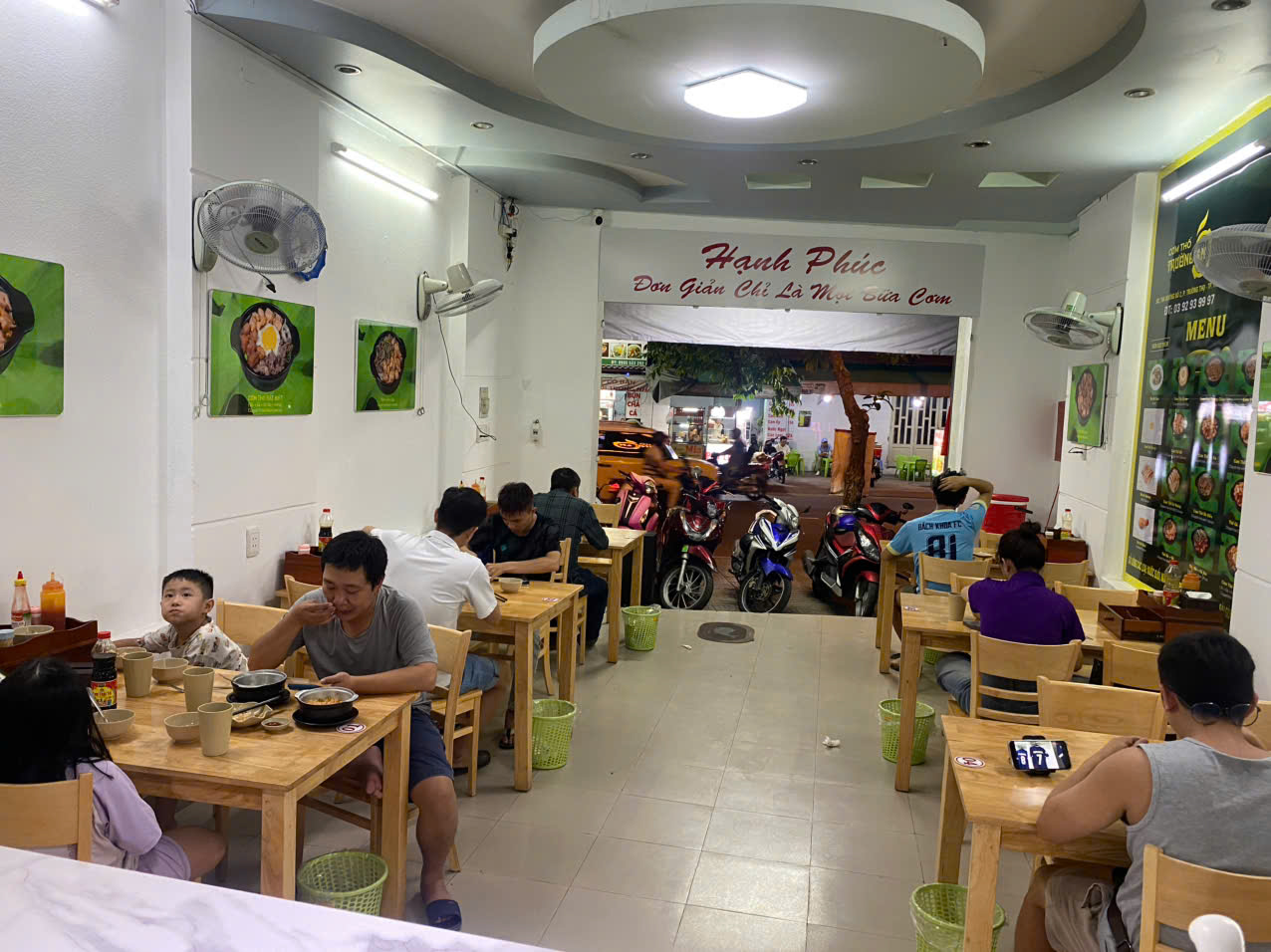 Do không tuyển được người làm, mình cần sang gấp quán cơm văn phòng đang hoạt động ổn định KHU VỰC 16000188