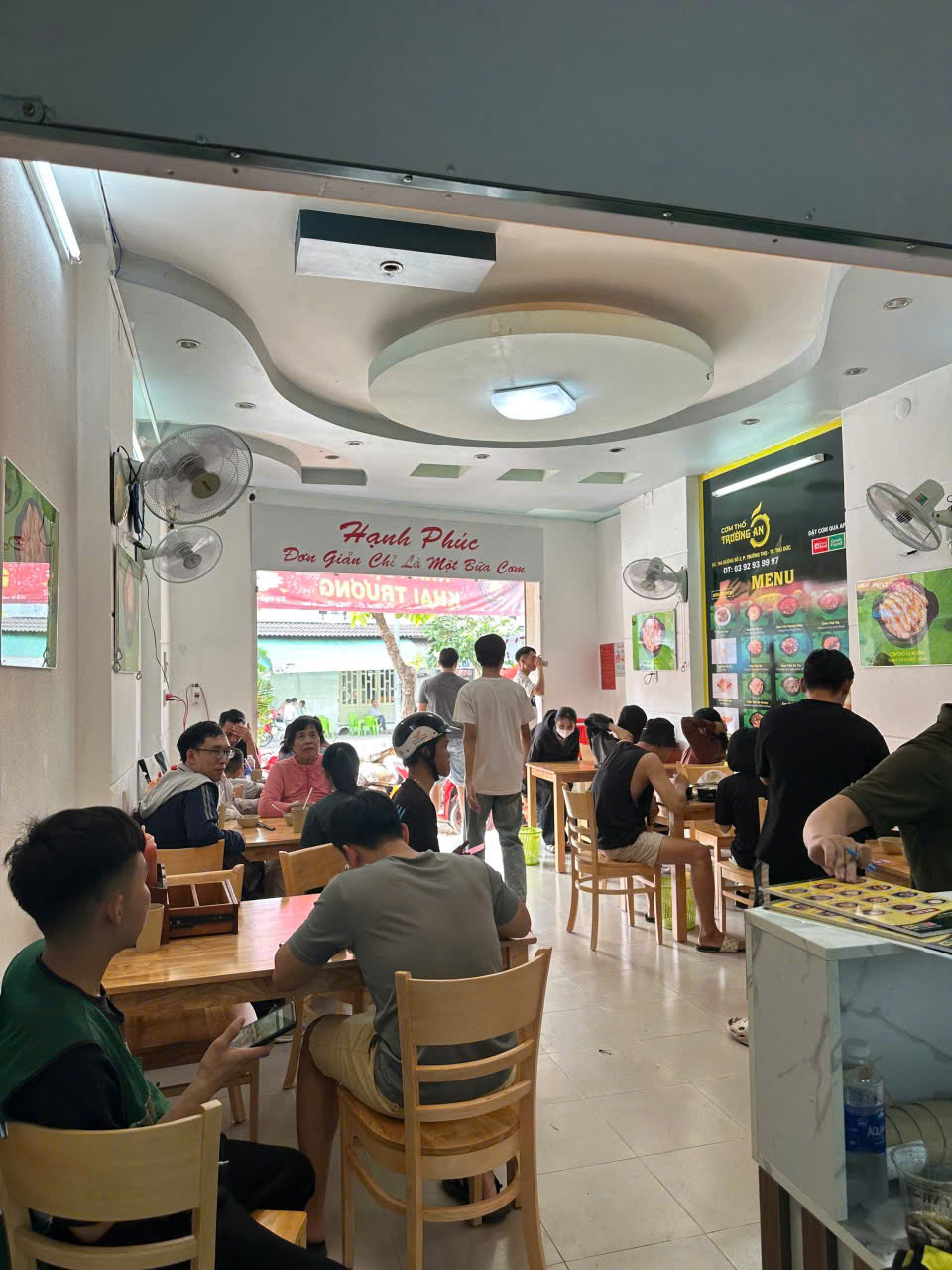 Do không tuyển được người làm, mình cần sang gấp quán cơm văn phòng đang hoạt động ổn định KHU VỰC 16000188