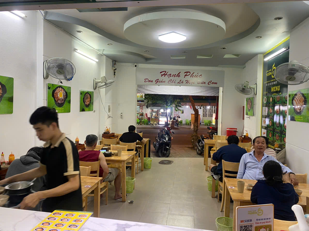 Do không tuyển được người làm, mình cần sang gấp quán cơm văn phòng đang hoạt động ổn định KHU VỰC 16000188