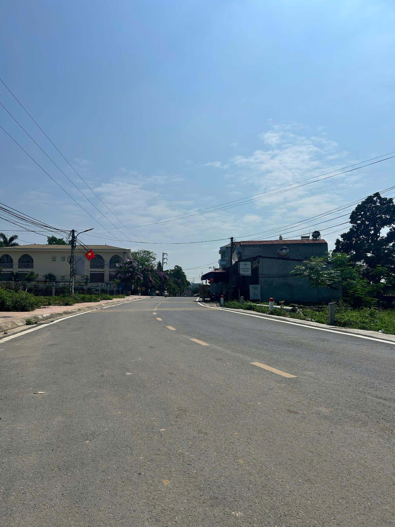 Nhỉnh 1 tỷ sở hữu lô đất full thổ cư sẵn sổ,cạnh trường cấp 1,cấp 2,trục chính kinh doanh được luôn 16000190
