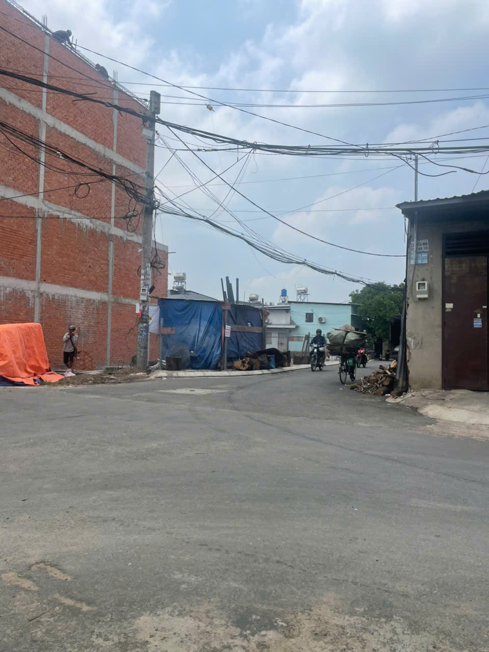 CHỈ HƠN 3 TỶ – SỞ HỮU NGAY ĐẤT ĐẸP LÊ VĂN KHƯƠNG - CÓ VĨA HÈ, VỊ TRÍ ĐẸP 16000196