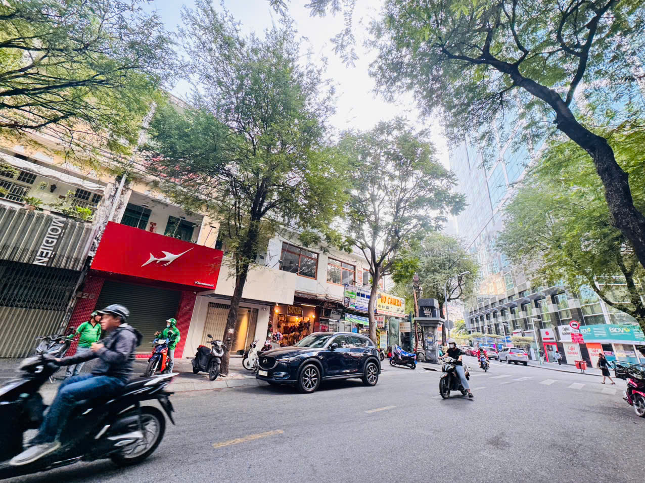 BÁN SHOPHOUSE MẶT TIỀN TÔN THẤT THIỆP, QUẬN 1- HDT ĐỀU 88TR/TH- DT 4,1M*15M SH VUÔNG ĐẸP- 16000209