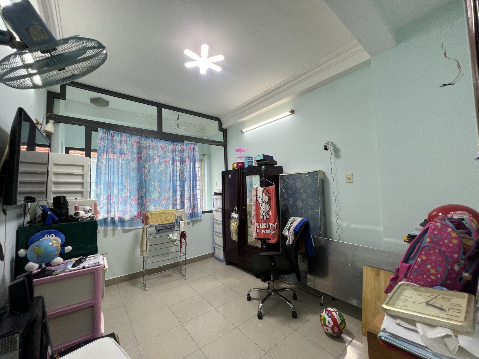 QUẬN 1 - 30 M2  - SÁT HẺM XE HƠI - GẦN MẶT TIỀN - 4 TẦNG BTCT - KO QH - 5.5 TỶ.  16000239