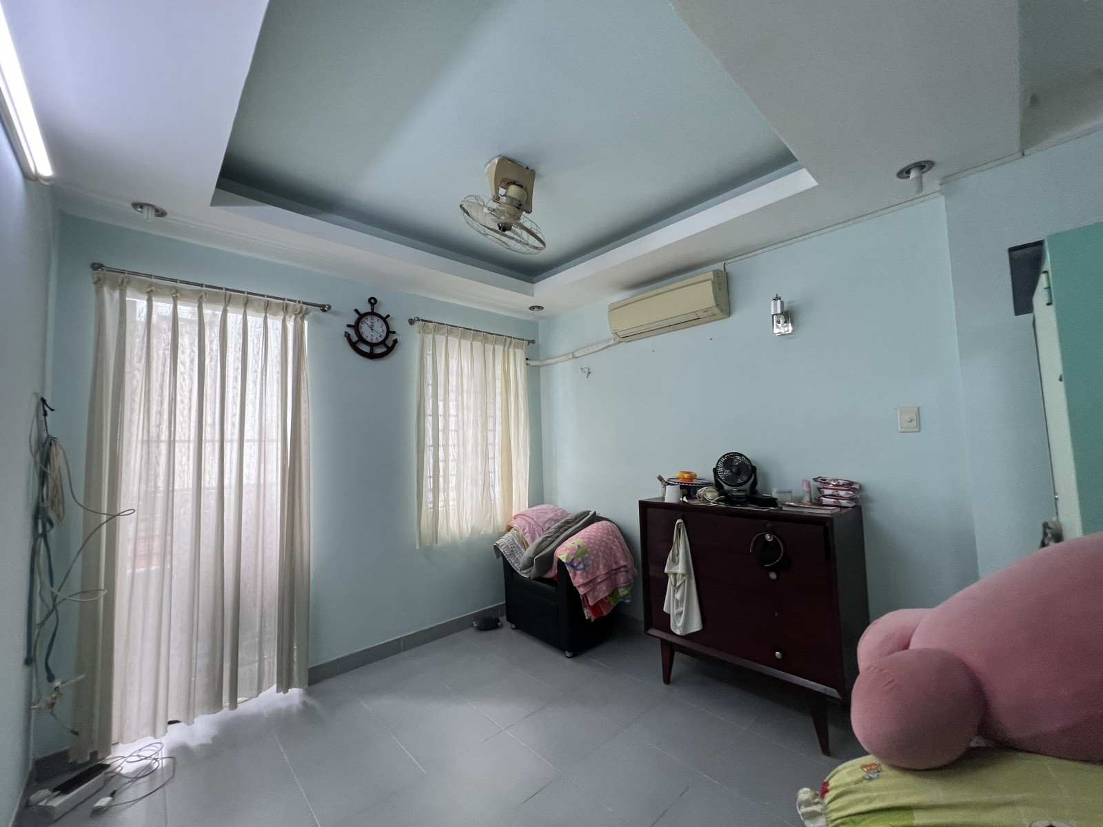 QUẬN 1 - 30 M2  - SÁT HẺM XE HƠI - GẦN MẶT TIỀN - 4 TẦNG BTCT - KO QH - 5.5 TỶ.  16000239