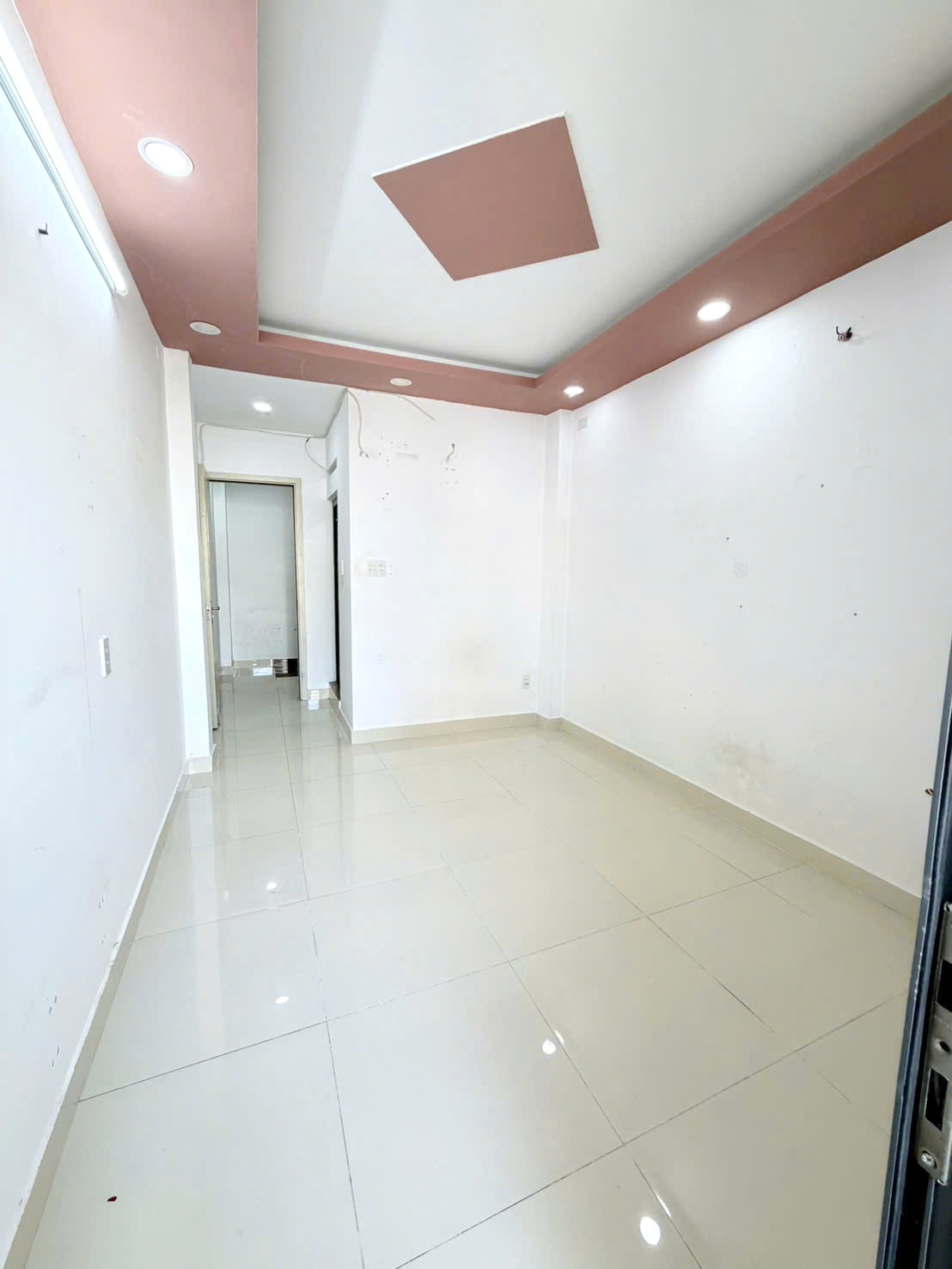 Nhà đúc: lửng/3lầu SHHC 154 Âu Dương Lân P3Q8 16000256