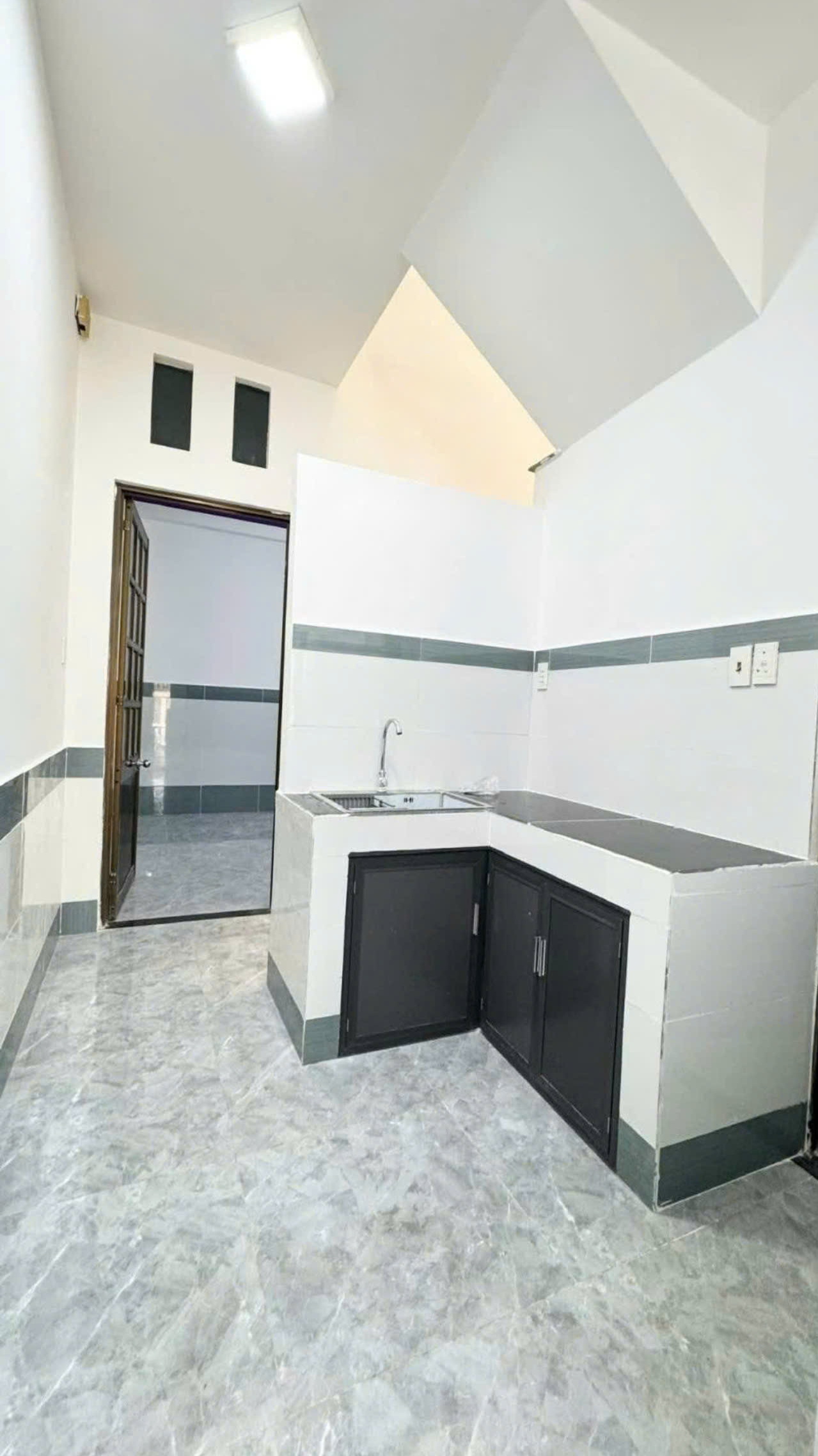 Nhà mới 2 tầng hẻm 181 đường Âu Dương Lân P3Q8. Giá: 6.38 tỷ 16000314