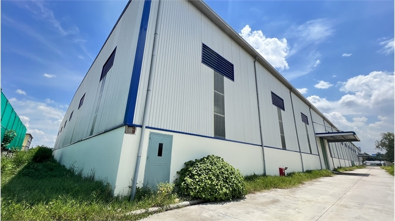 XT101 cho thuê nhà xưởng liền kề, khung thép chắc chắn, chiều cao tổng 17m. SX CNC 16000324