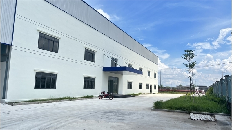 XT101 cho thuê nhà xưởng liền kề, khung thép chắc chắn, chiều cao tổng 17m. SX CNC 16000327