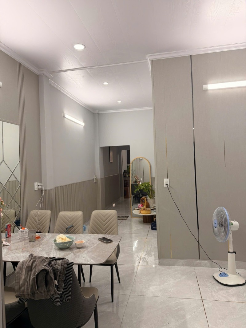Bán nhà đường số 44, Phường Phước Long A, Q9, Thủ Đức, TP HCM. DT 85m2, cấp 4, SH. Giá 5,95 tỷ 16000350