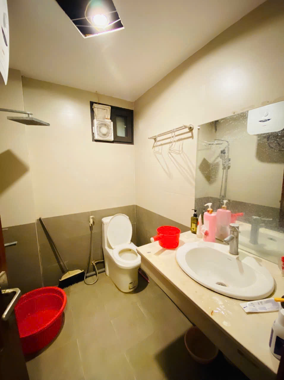 NHÀ ĐẸP CẦU GIẤY -ÔTÔ ĐỖ CỬA -KIẾN TRÚC SANG- DÒNG TIỀN ĐỀU- THANG MÁY–6 TẦNG
 16000360