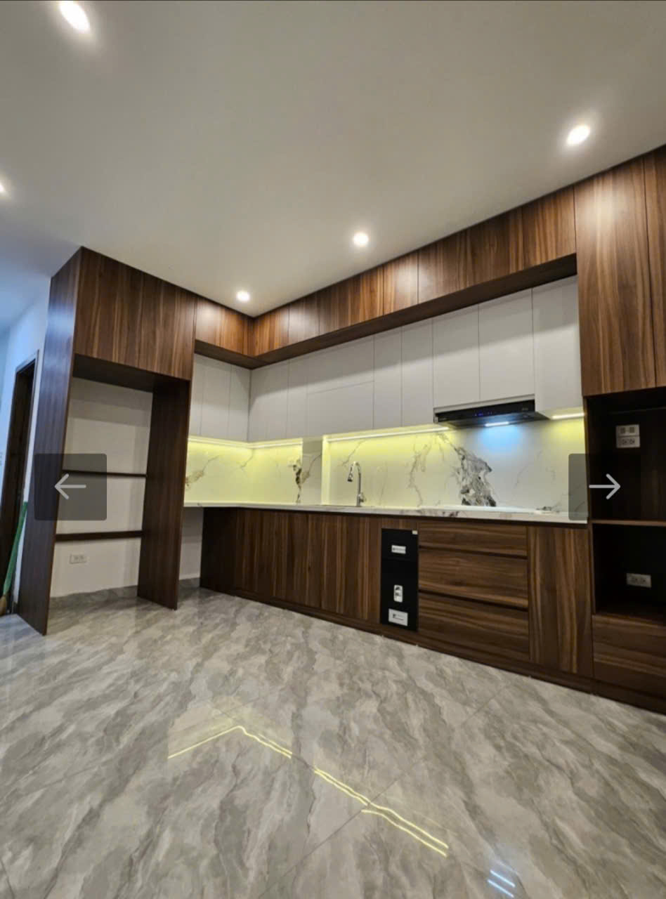 Nhà chất Đống Đa -Thiết kế Đẳng cấp -Phòng rộng- Sàn gỗ -Thang Máy- Giá tôt 16000364