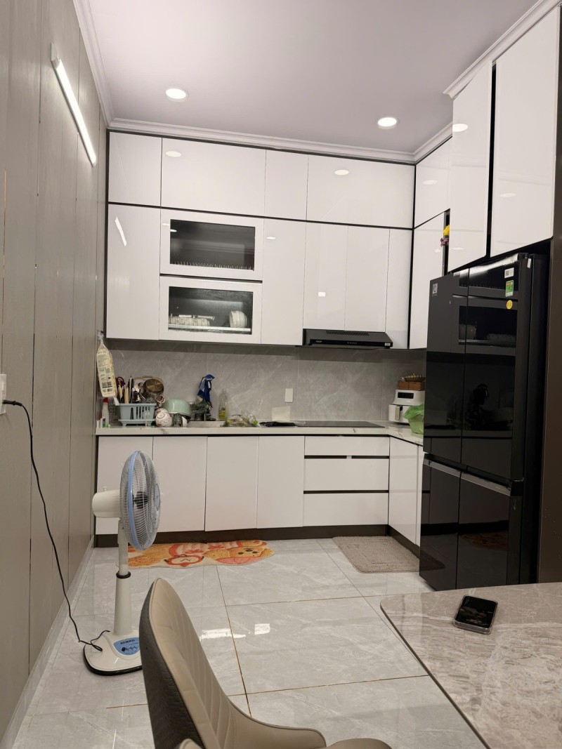 Bán nhà đường số 44, Phường Phước Long A, Q9, Thủ Đức, TP HCM. DT 85m2, cấp 4, SH. Giá 5,95 tỷ 16000394