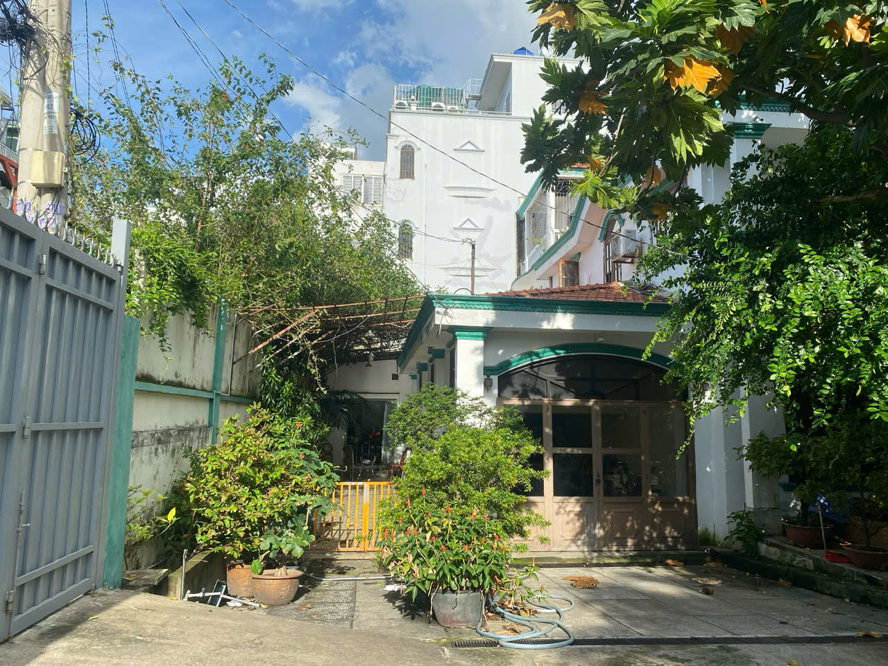 BIỆT THỰ SÂN VƯỜN 1000M² – ĐÔNG HƯNG THUẬN Q12 – CÓ HỒ BƠI, CÂY XANH 16000425