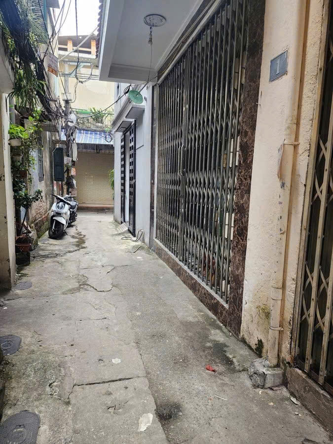 Bán nhà riêng gần phố Minh Khai vào ở ngay, 35m2 giá 7.9 tỉ 16000478