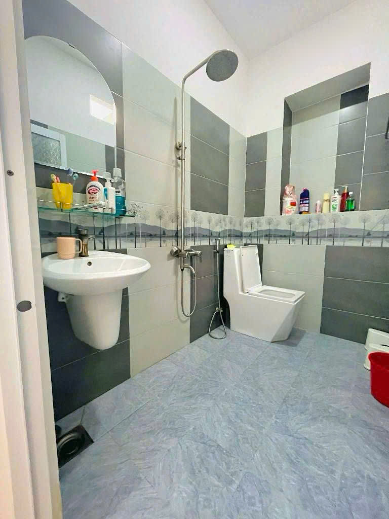 Bán nhà đường Tô Hiệu, Tân Phú - 2 tầng - 4x17m - nở hậu nhẹ tài lộc - 7.1 tỷ(tl) 16000596