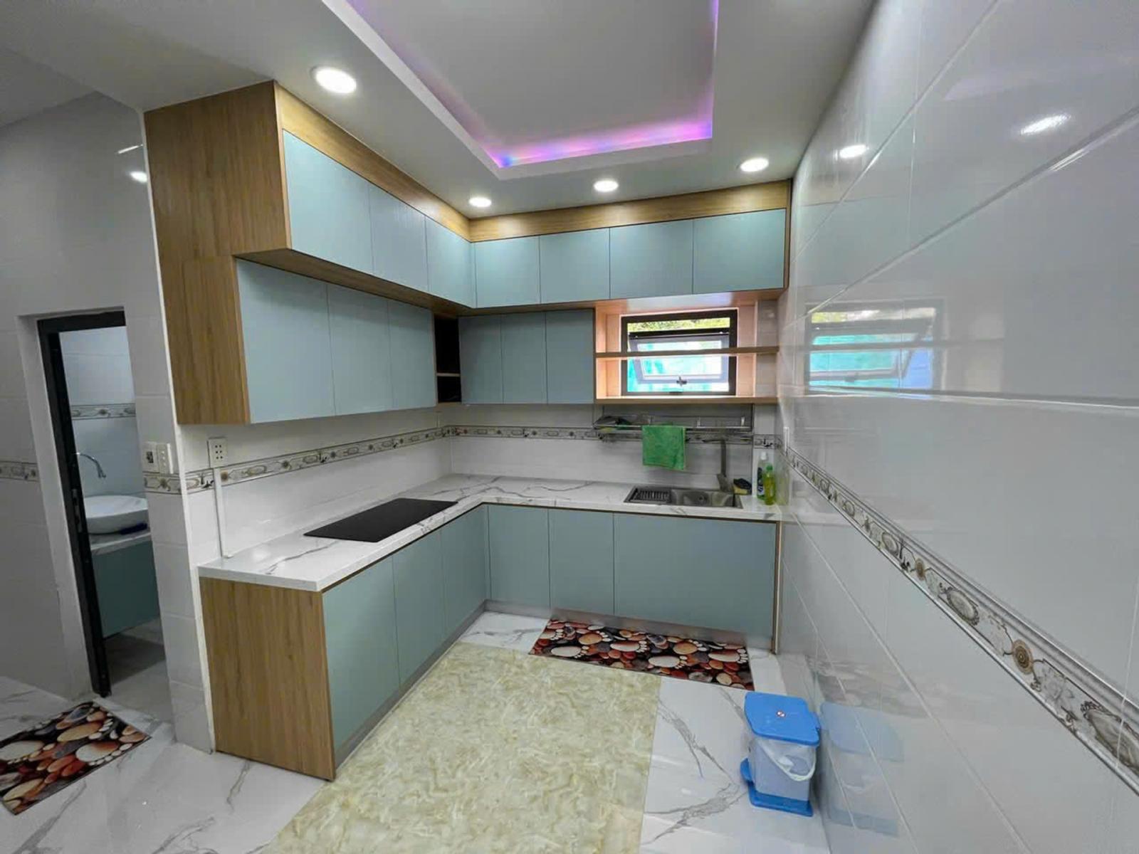 Bán gấp nhà 2 tầng 46m2, 2PN, 3WC, sổ hồng riêng, đường Chuyên Dùng Chính, Q.7 - 3.5 tỷ 16000611